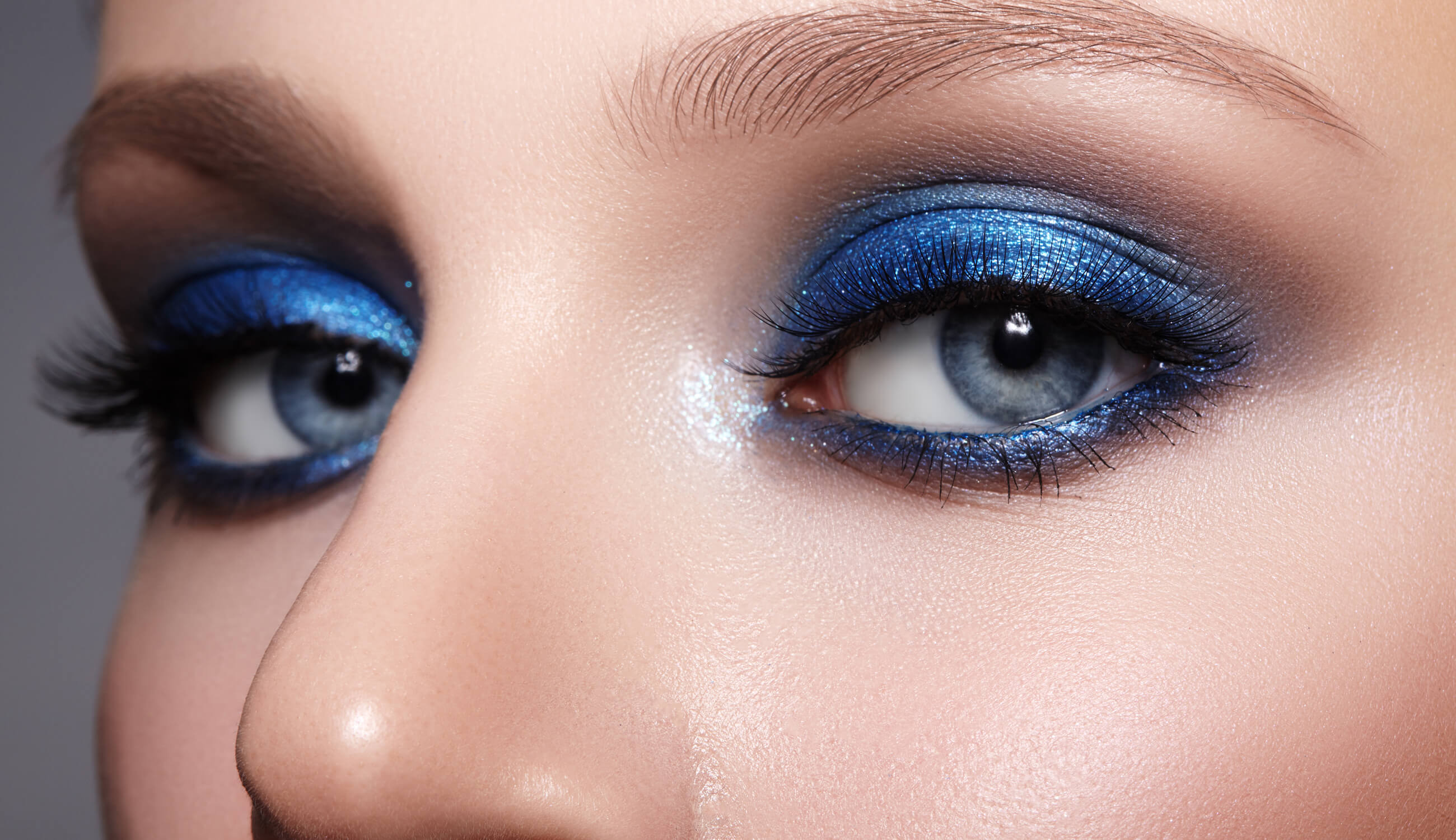 1. Bold Blue Eyeshadow Look - wide 2