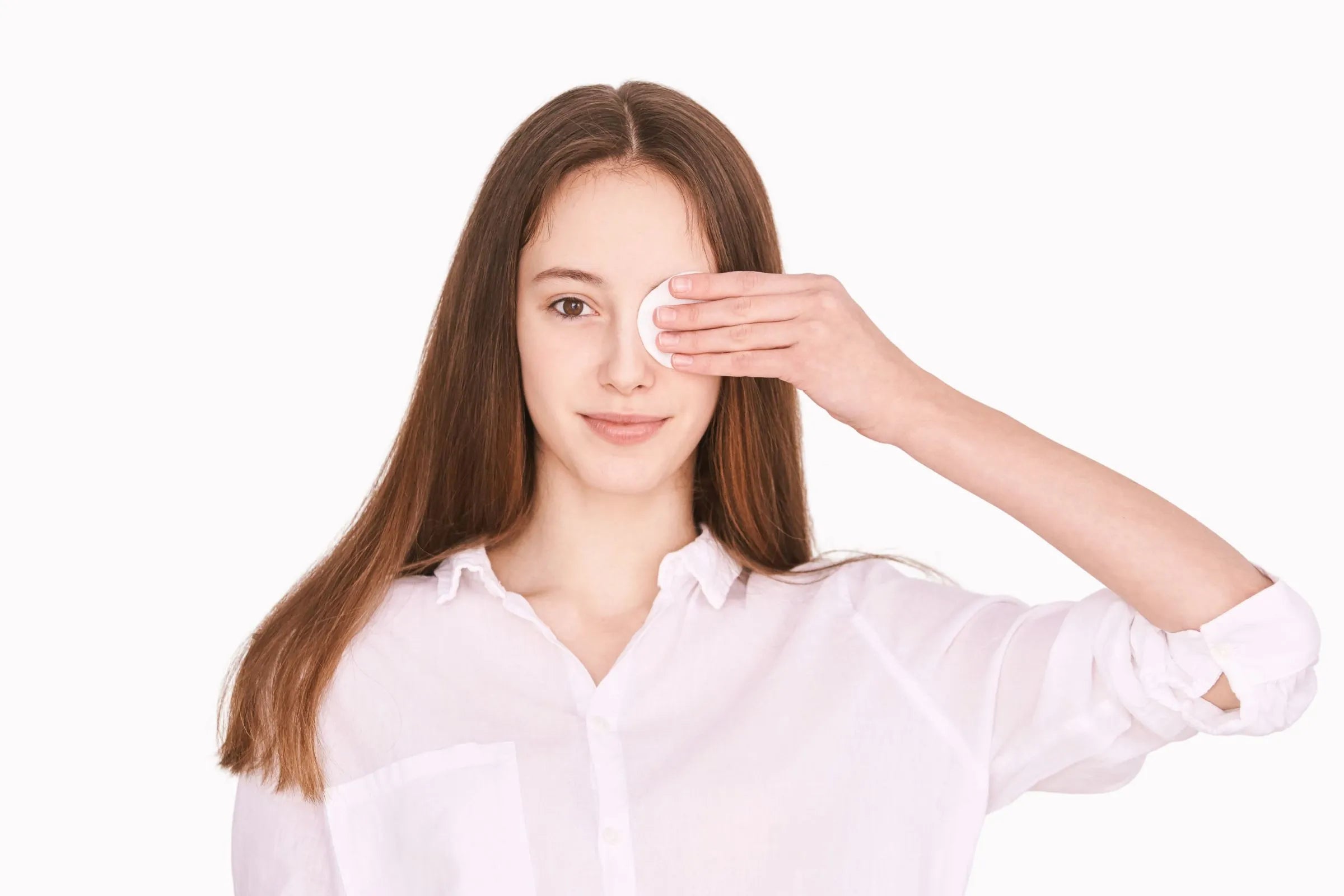 The_Lazy_Girl_s_Guide_to_Taking_Off_Mascara_Without_Wrecking_Your_Skin