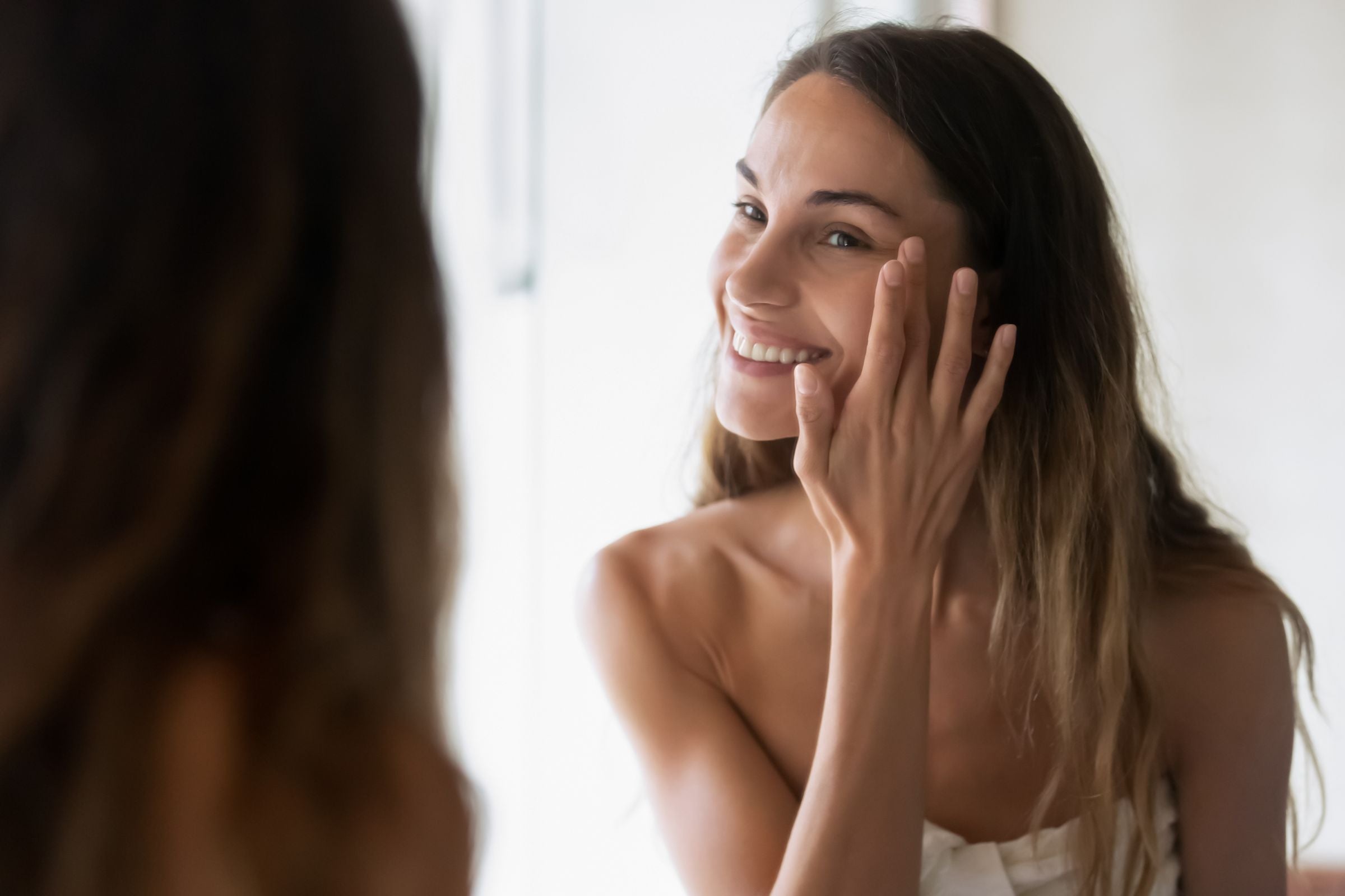 Woman_doing_her_natural_skincare