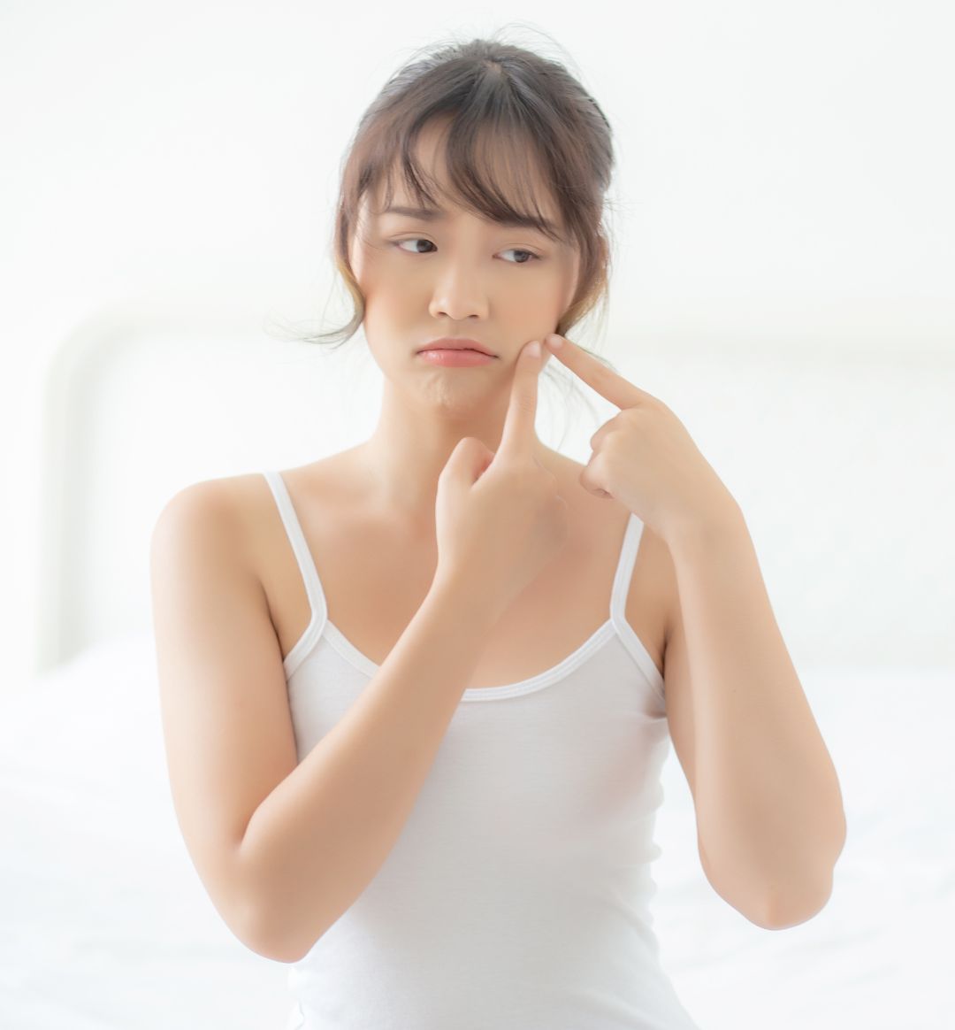 Woman_With_Acne_Problem