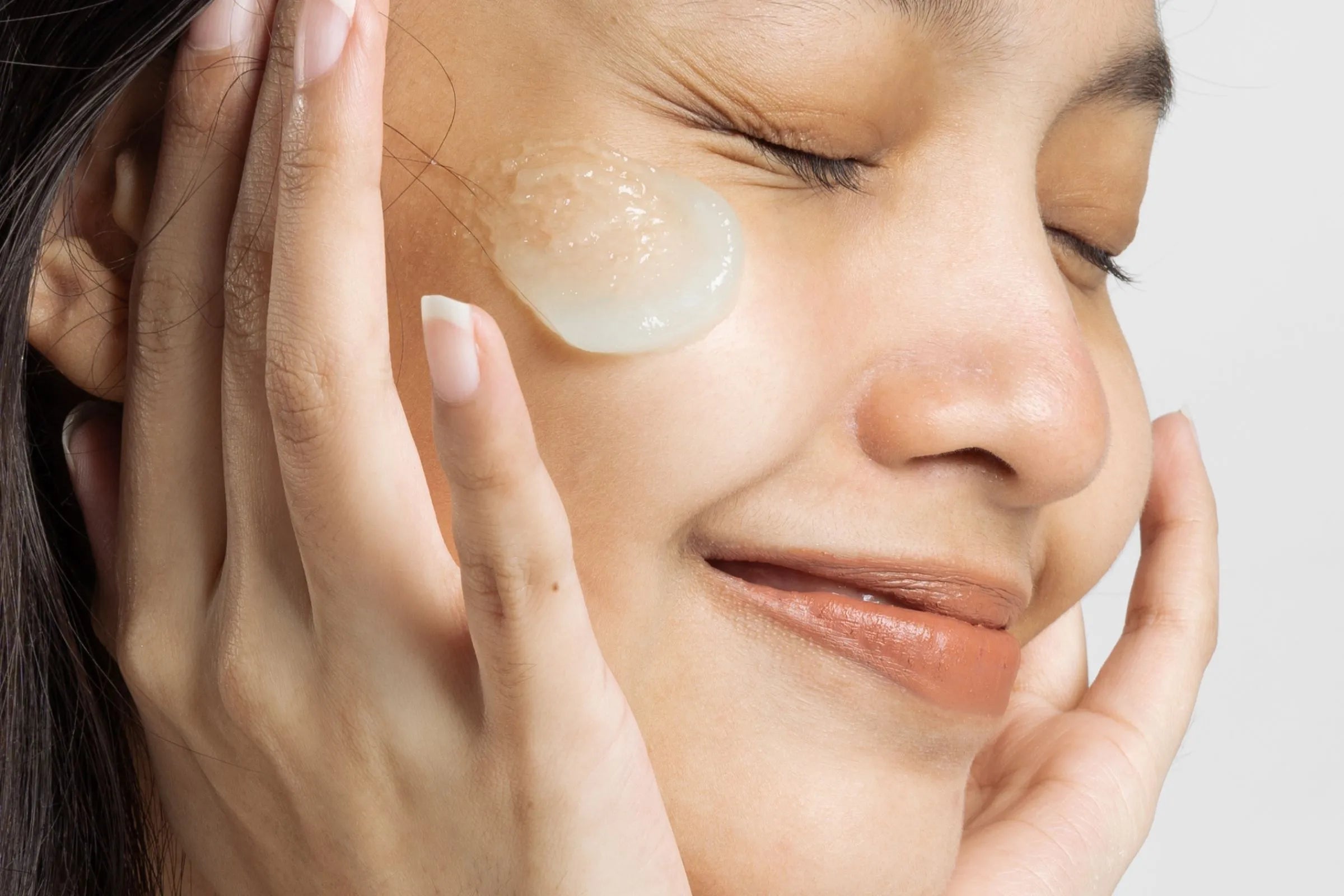 cover-photo-how-many-products-should-you-really-use-in-your-routine