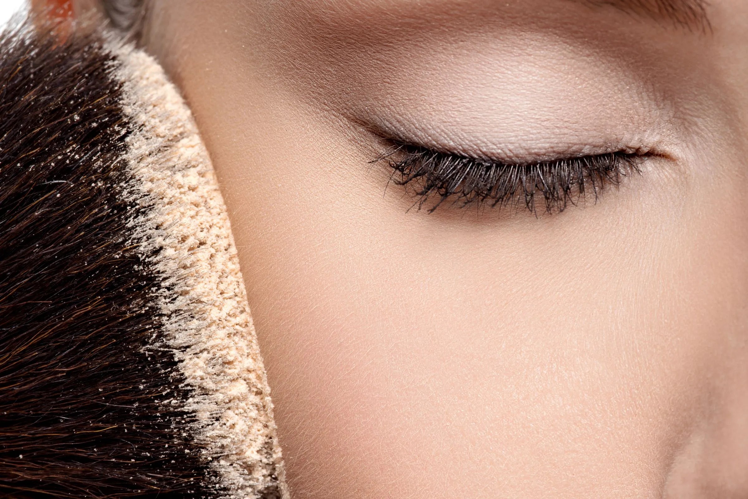 cover_photo_finishing_powder_vs_setting_powder_what_s_the_real_difference