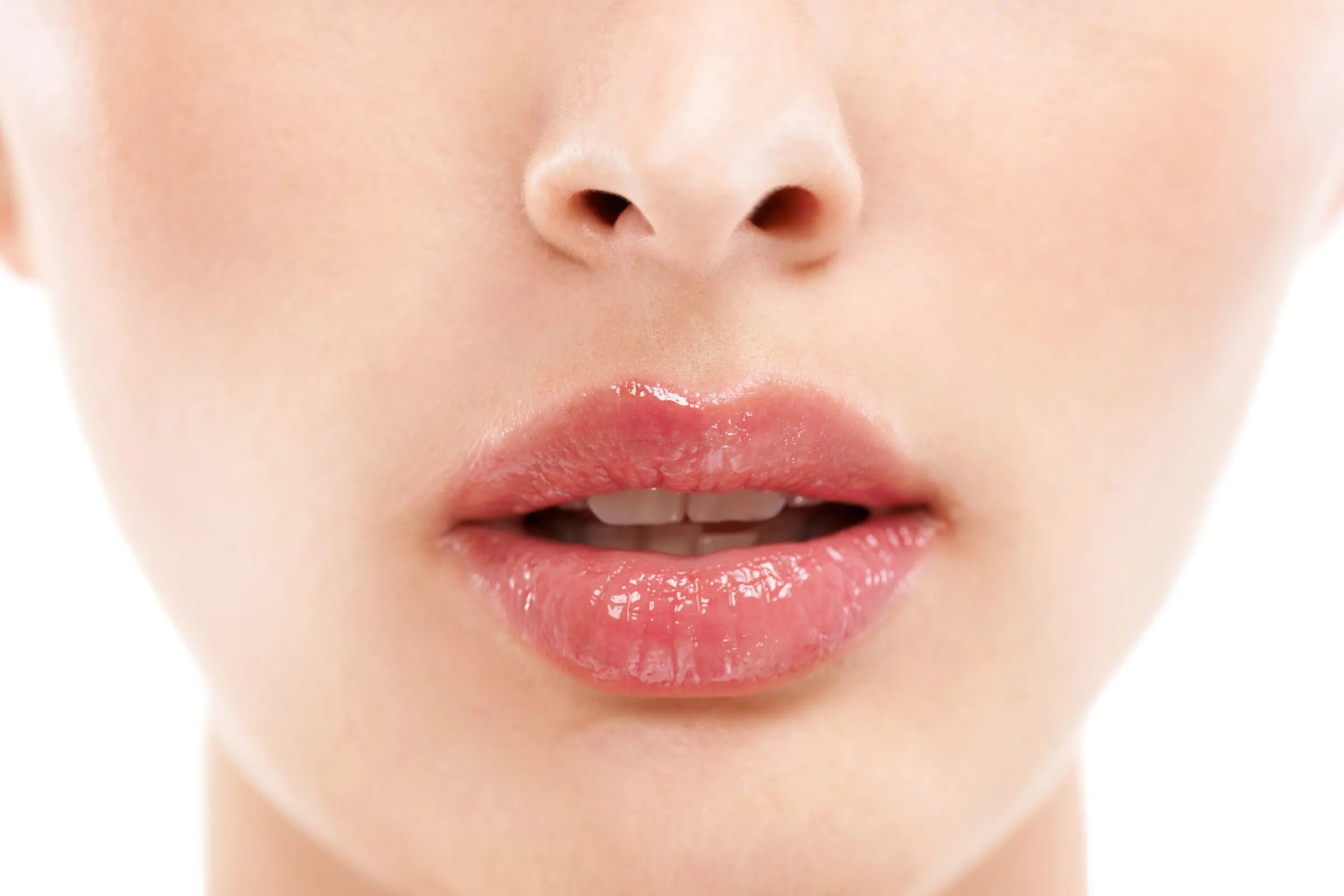 cover_photo_lip_gloss_is_the_new_lipstick_why_lipgloss_is_taking_over