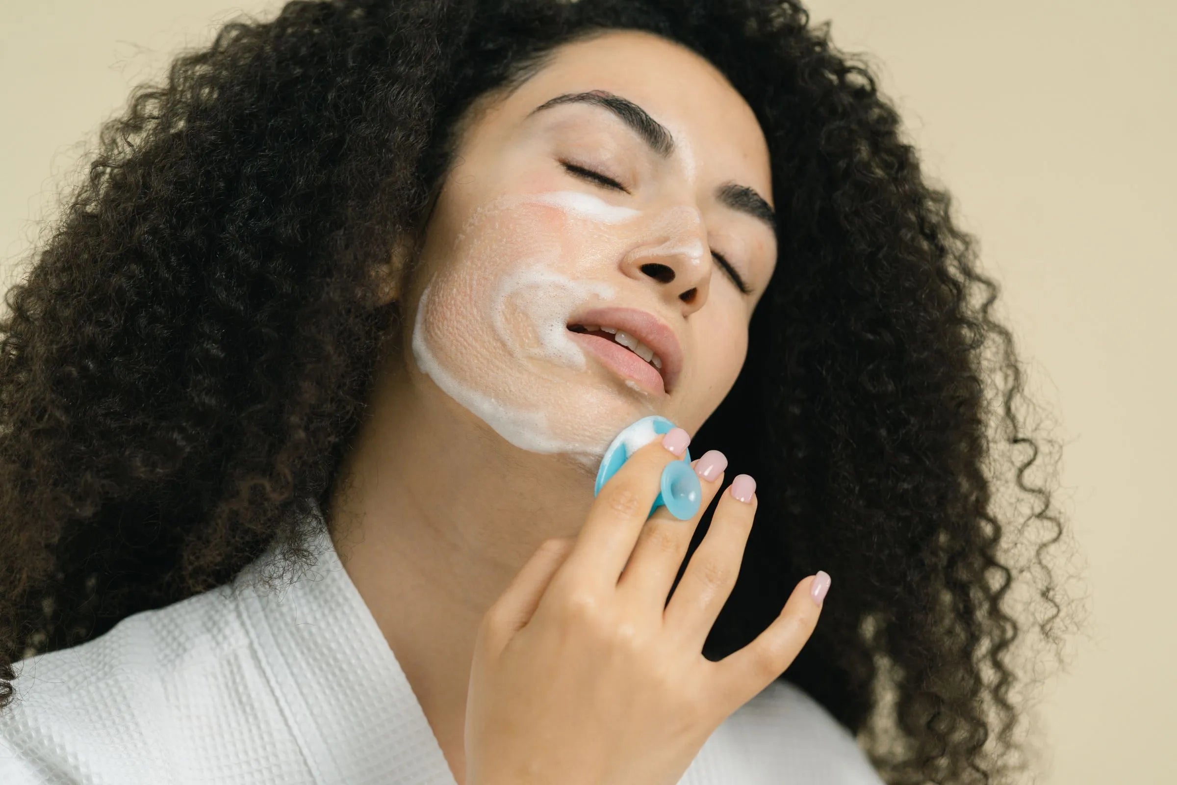 cover_photo_the_clean_beauty_guide_to_cleansing_for_men_and_women