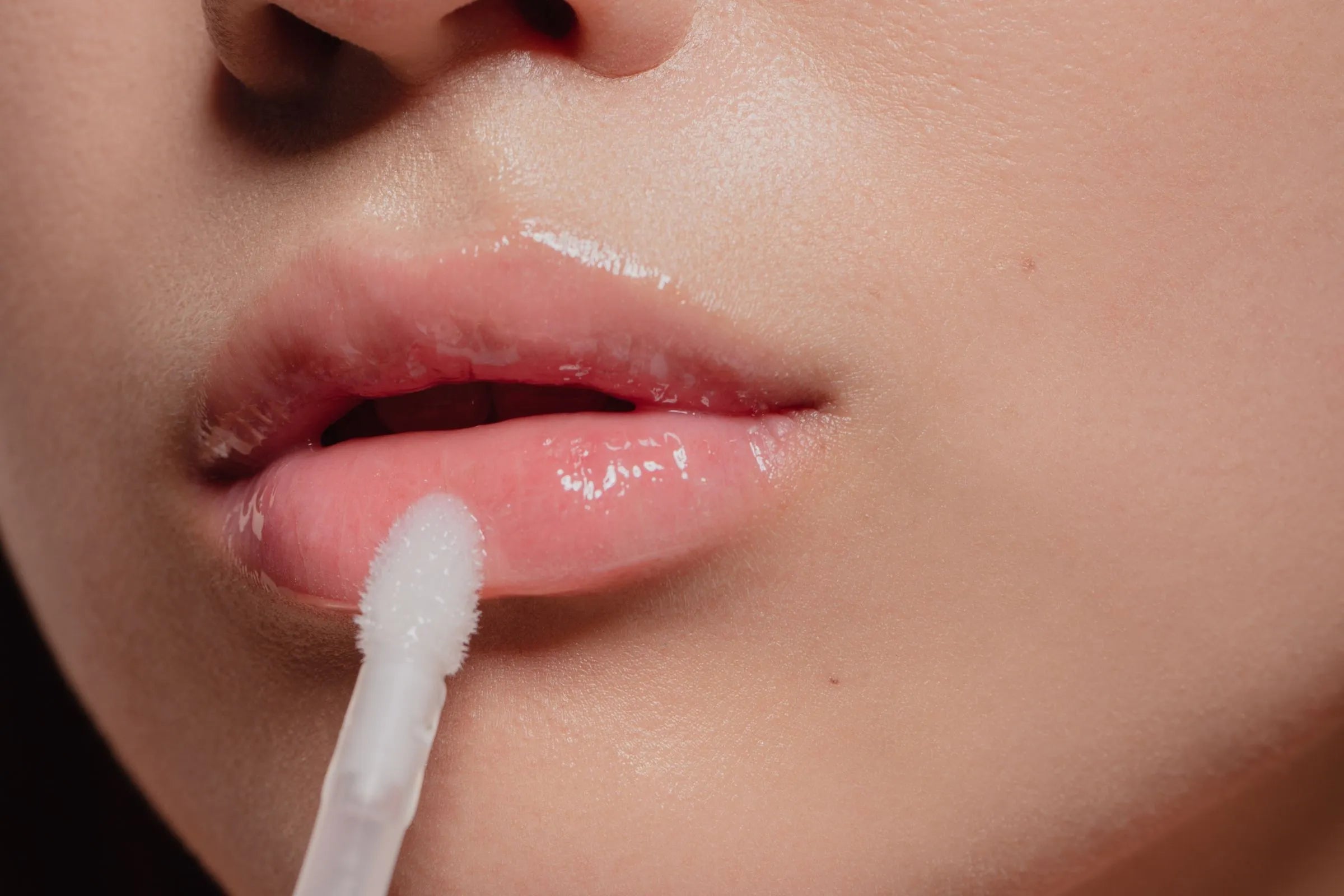 cover_photo_the_lip_gloss_glow_up_why_lipgloss_is_the_comeback_queen_of_clean_beauty
