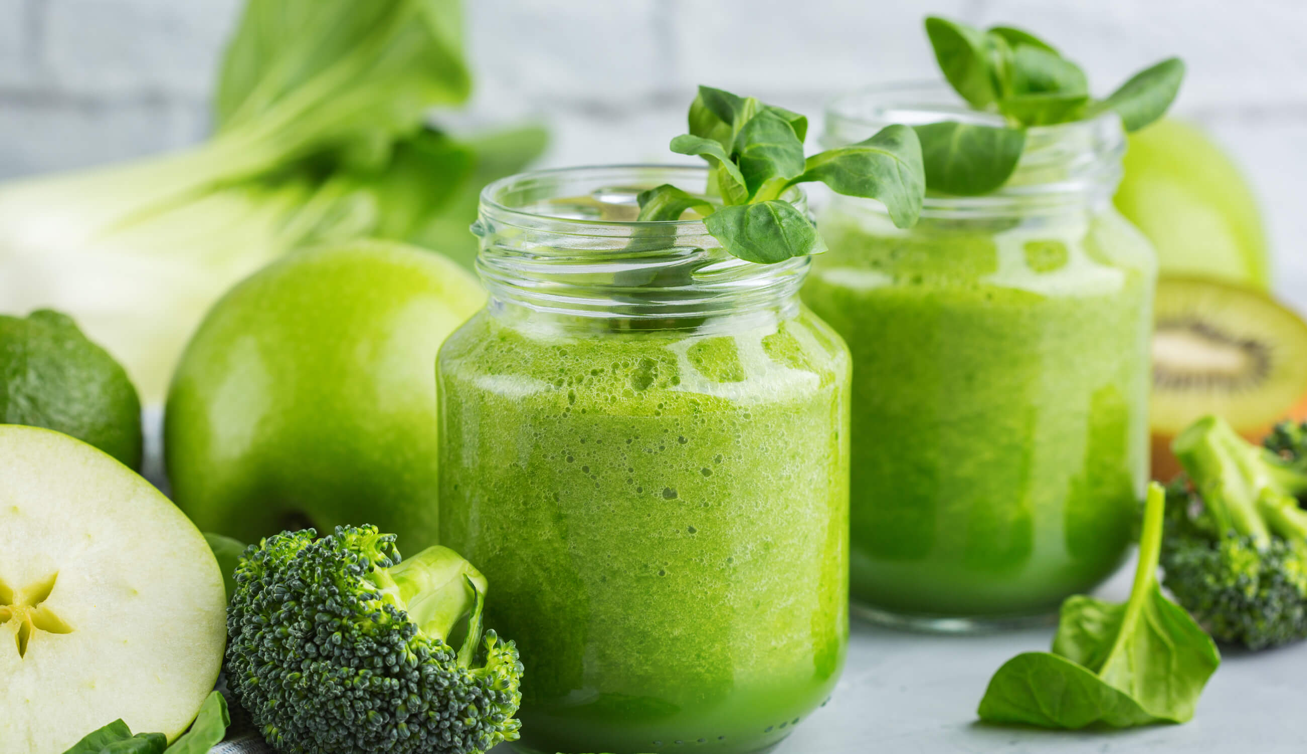 Detoxing green smoothie