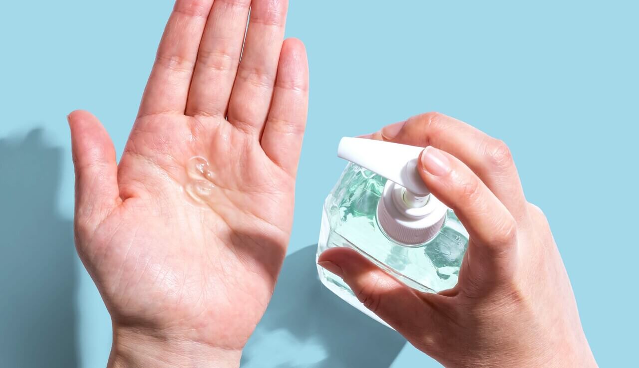 main_applying sanitizer gel.jpg 