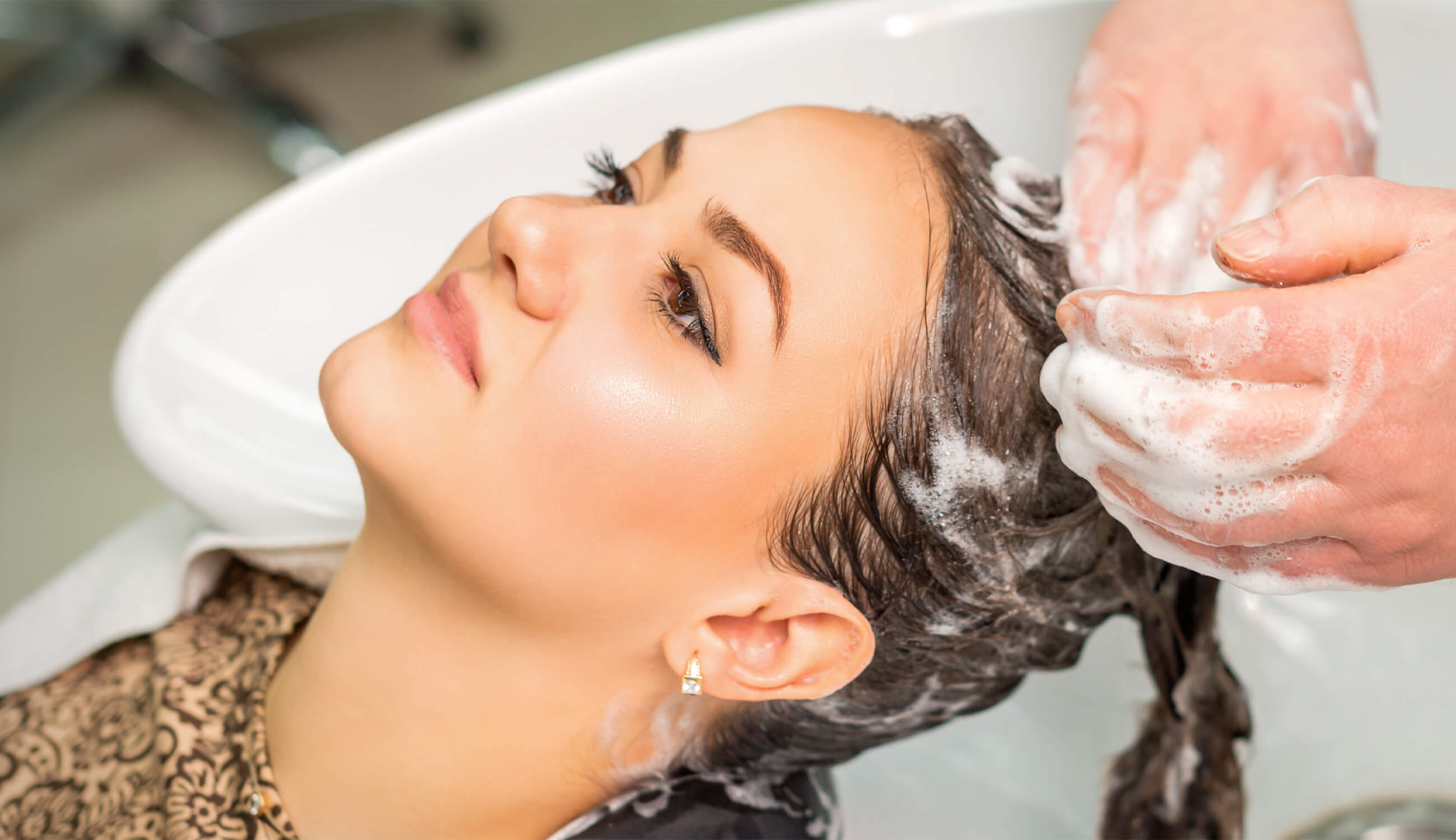 Woman getting hair shampooed....jpg