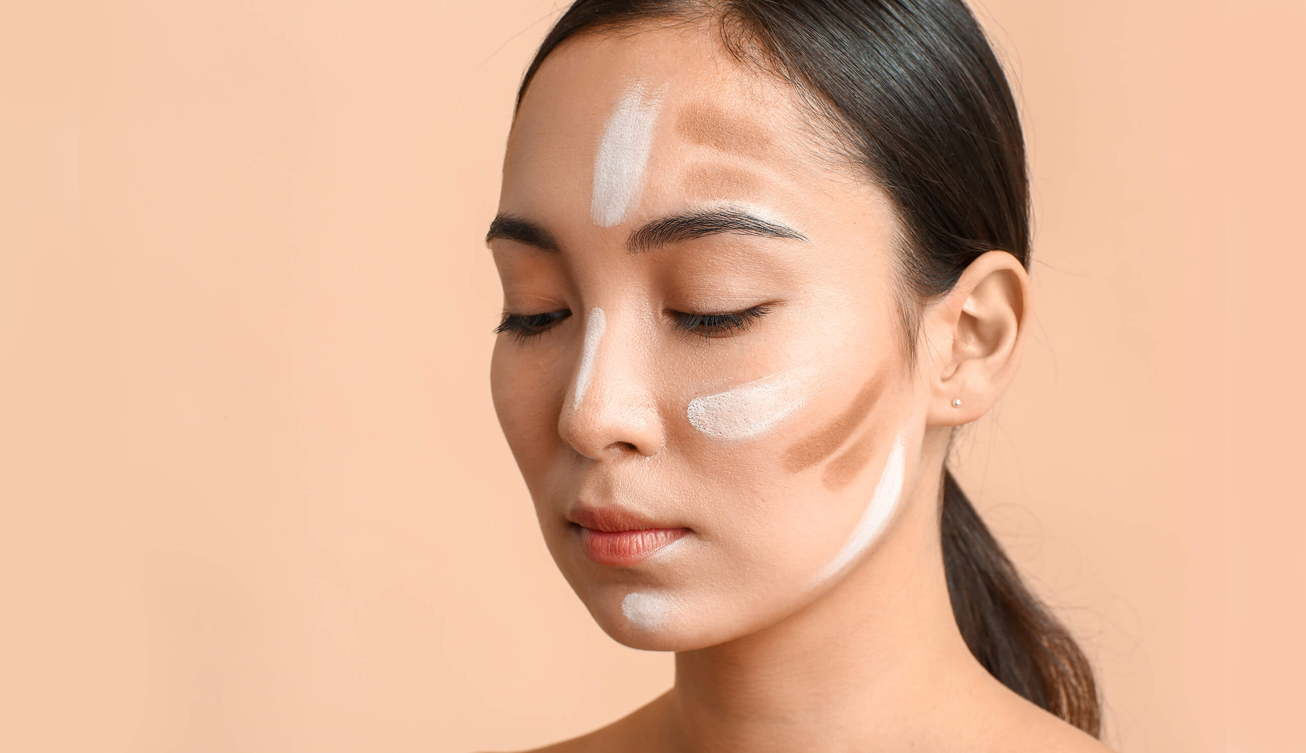 Woman with contouring makuep